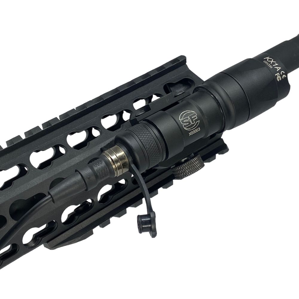 Lanterna para Armas Surefire M300 com Acionador Remoto - 300 lúmens